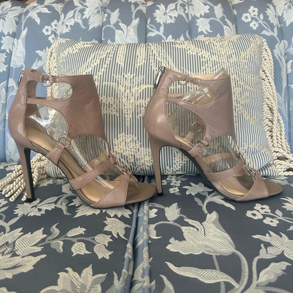 EUC. Fergie Strappy Caged Heel - Picture 3 of 9